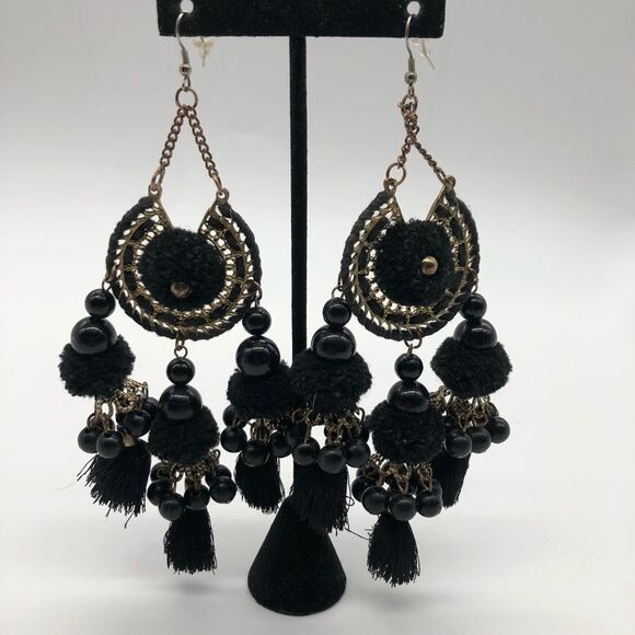 Slate & Willow Mae Sequins Shift Earrings - Picture 2 of 3